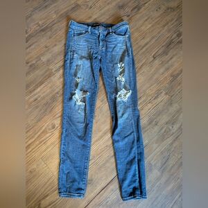 🪴BOGO FREE🪴 ABERCROMBIE DISTRESSED SKINNY JEAN SIZE 25